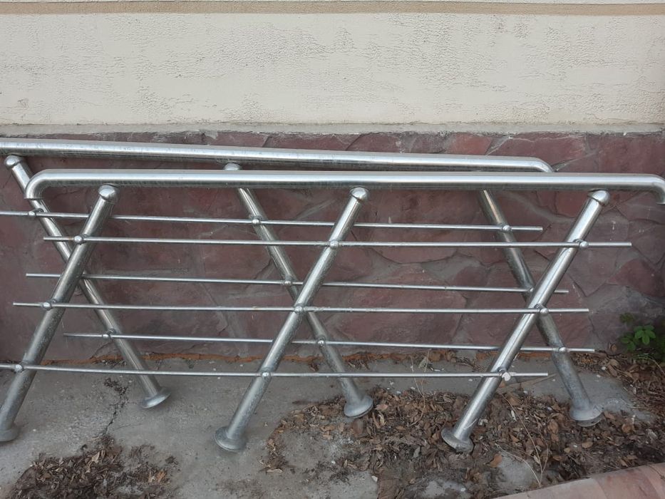 Продам перила для лестниц