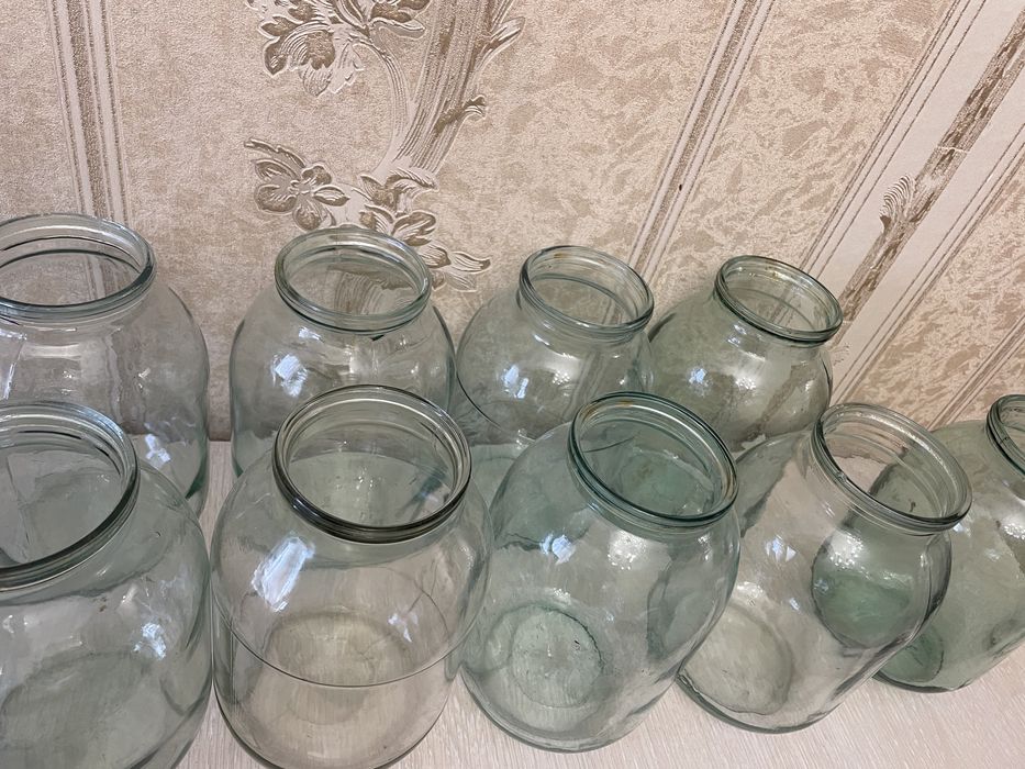 Продам банки 2 литровые