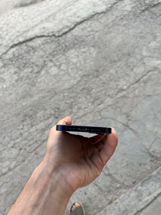 iPhone 12 xolati yaxshi joyi 64 gb yomkst 79 narx 290$