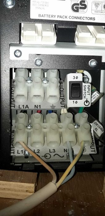 Smart UPS 8000VA APC SURT8000XLI