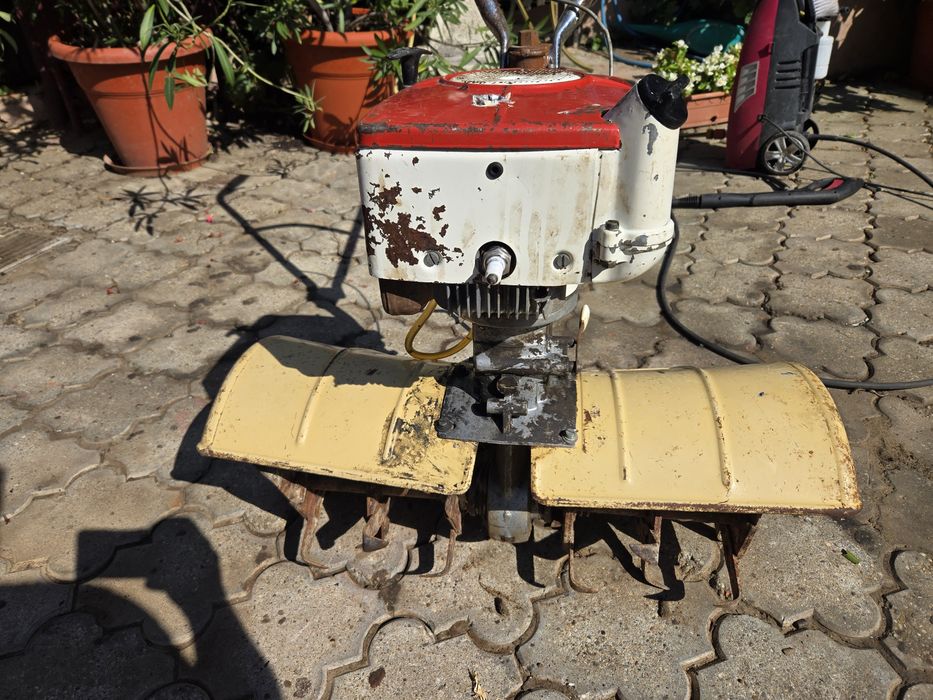 Vand motocultor defect