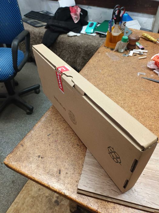 Продавам чисто нова клавиатура с мишка комплект LENOVO