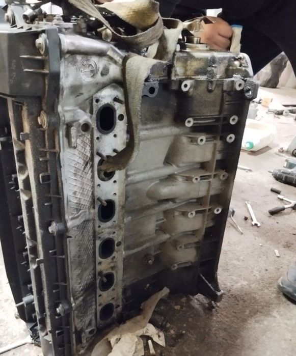 Продам двигатель на БМВ м52 объем 2.8