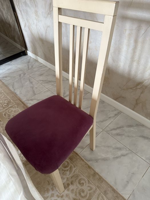 Стол со стульями на кухню