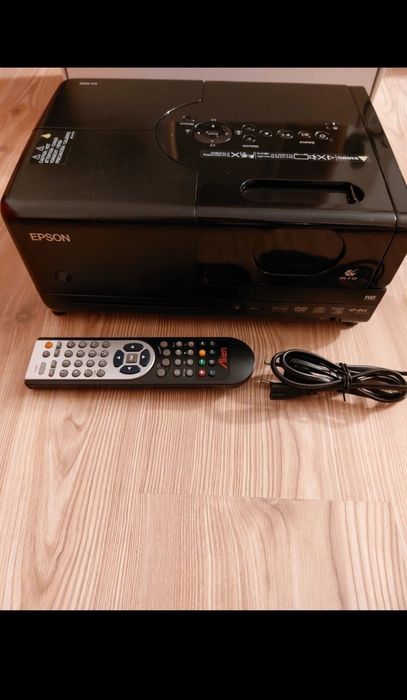 Videoproiector Home Cinema Epson  Full HD

All-in-One Epson EH-DM2 cu
