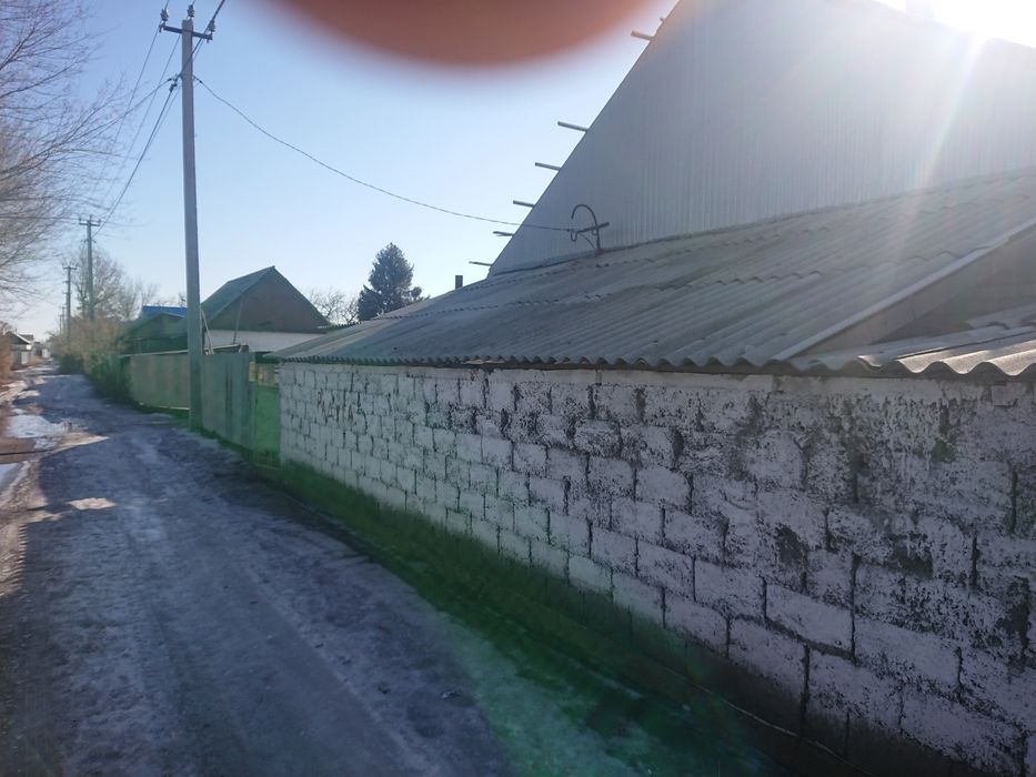 Продам дом м-он Красный камень