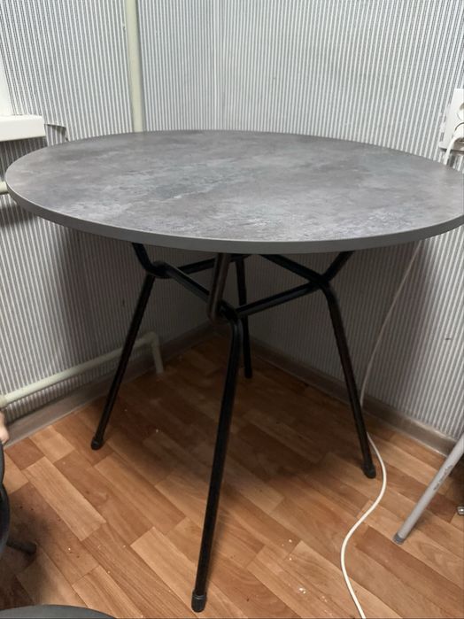 Продам    кухонный стол