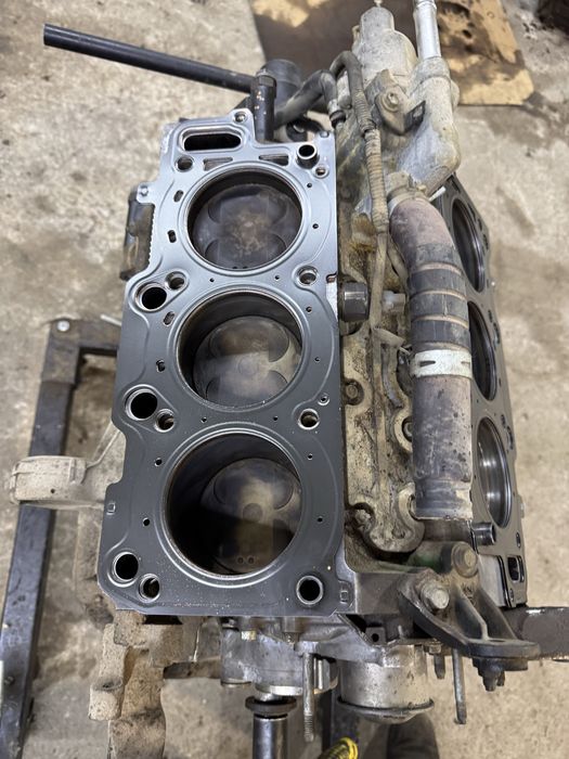 Двигатель 1 MZ  в хорошом состояние