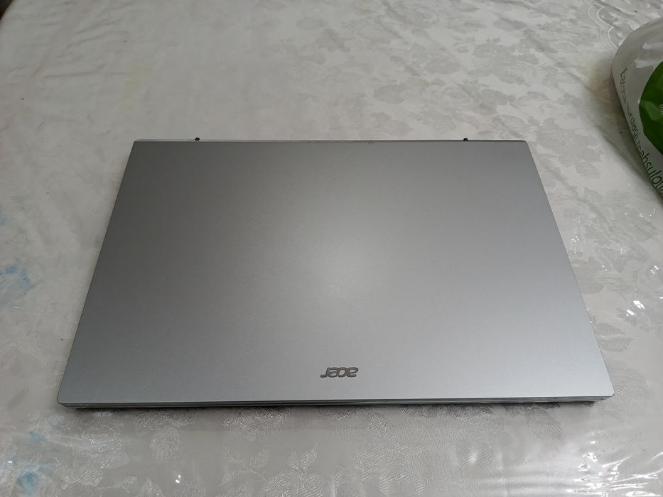 Acer i3 12-gen U