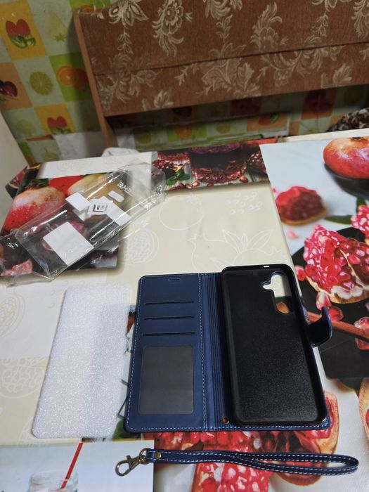 Продам чехол книжка s 24   ! Новый!!