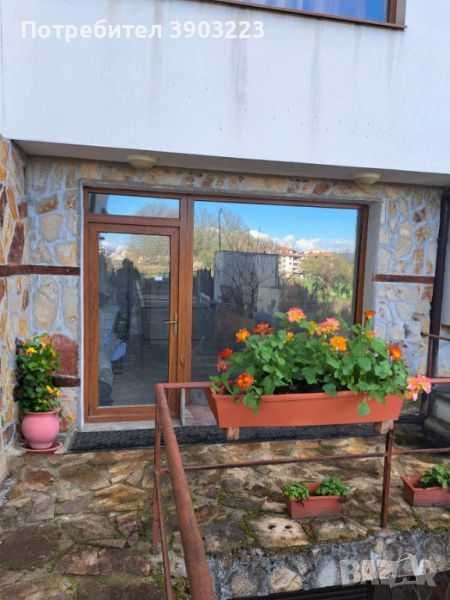 под наем 40кв.м. / партер/ в  Банско от собственик -магазин/салон