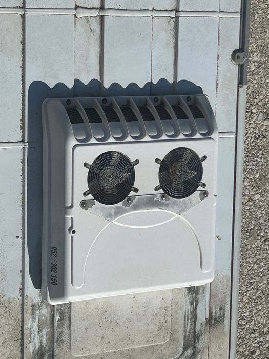 Седалки и климатик от пътнически микробус Renault