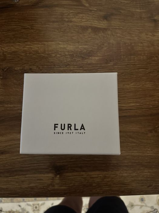 Чисто ново портмоне розова Furla. Идеален новогодишен подарък