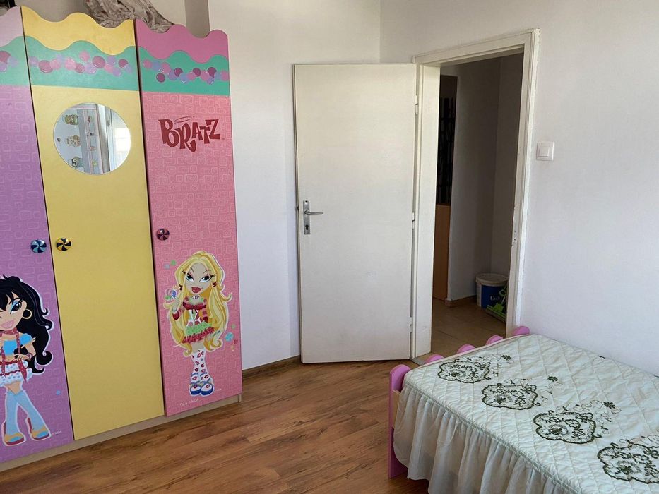 Тристаен апартамент под наем в жк. Христо Смирненски