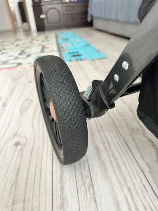 Детская прогулочная коляска