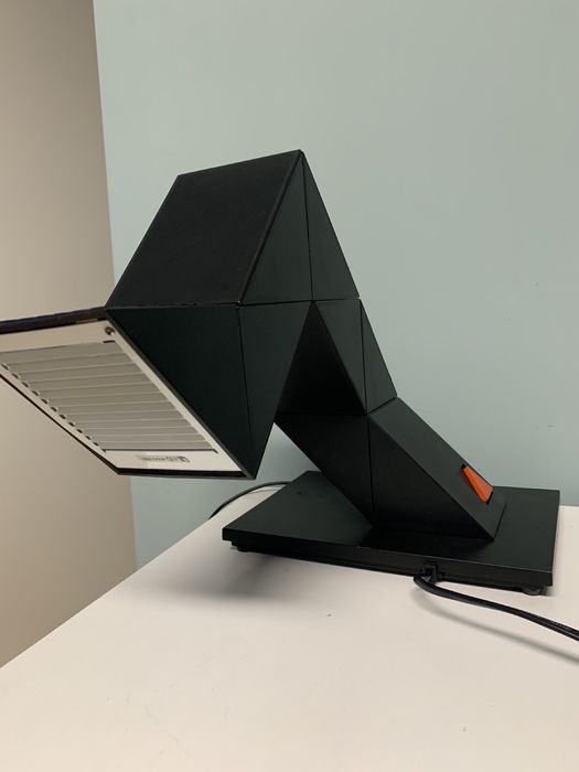 Zig Zack настолна лампа от Shui L. D. Chan, 1984