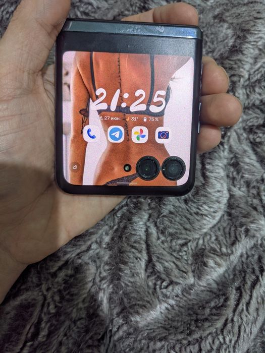 Продам телефон Motorola razr 40 ultra 12/256