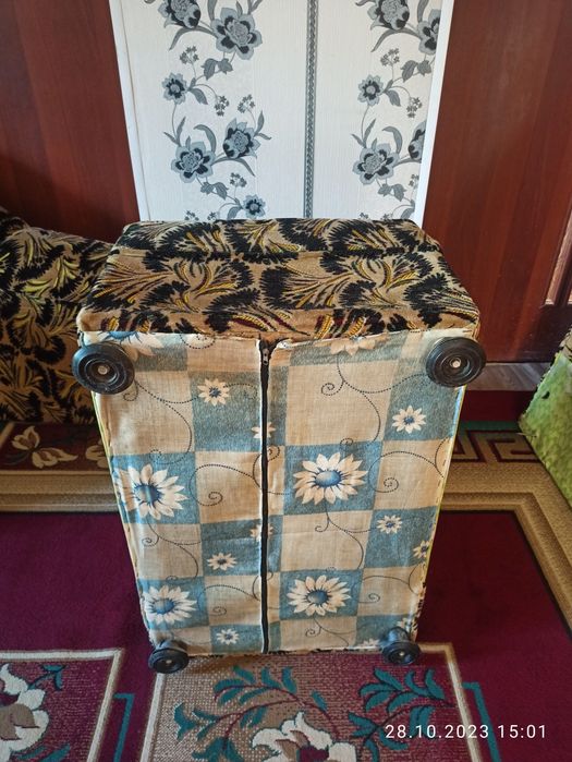 Продам 2 крепких, удобных кресла.