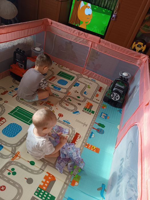 Продам новый игровой манеж