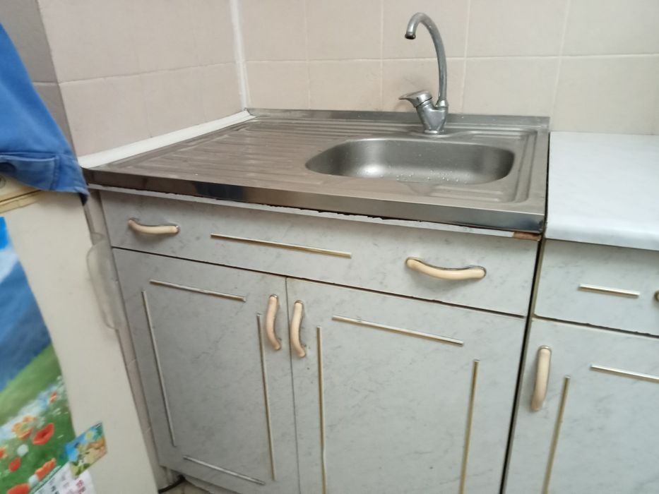Продам кухонный гарнитур .
