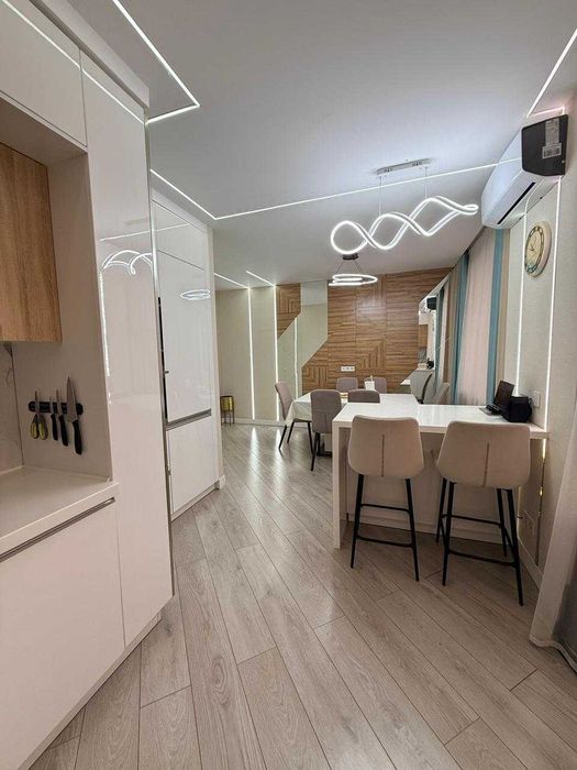 Продам 3- комн квартиру в районе ДБ Северный