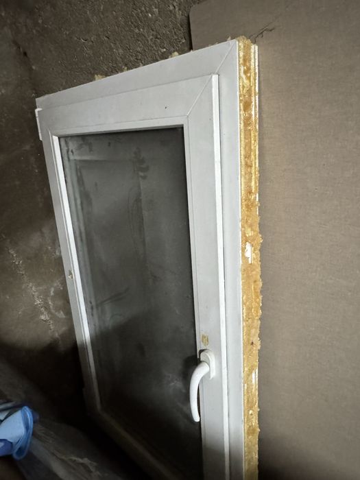 Прозорец почти чисто нов