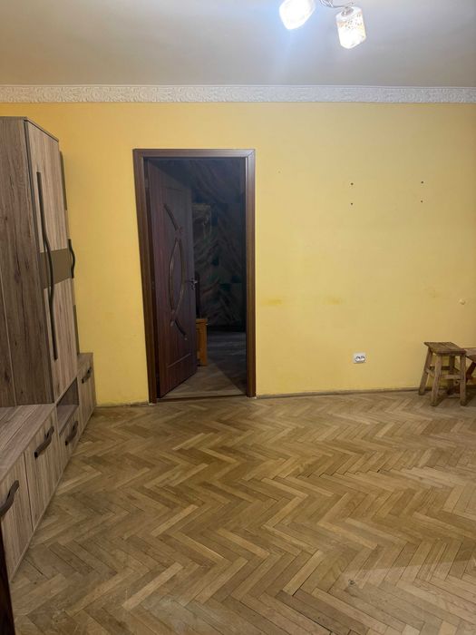 Inchiriez apartament