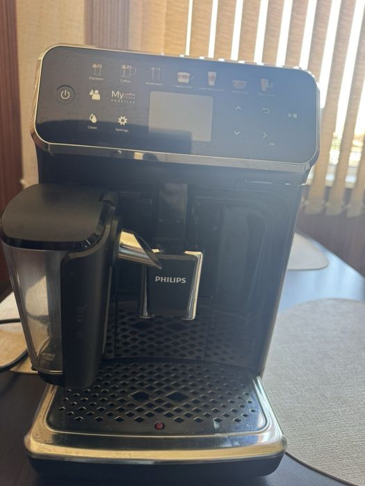 Като НОВ! Philips Series 5400 LatteGo – Най-висок клас, 12 напитки