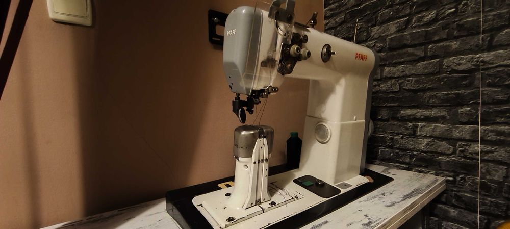 Шевна машина PFAFF 474
