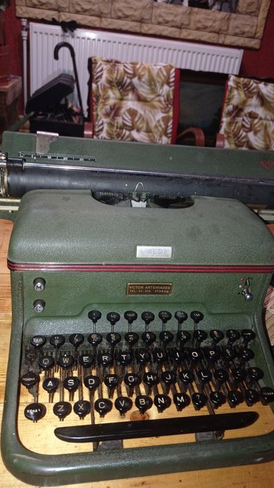Halda mașina mecanica  de scris suedeză raritate