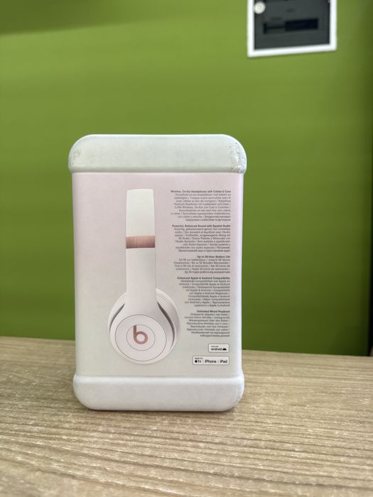 Beats Solo 4 Pink
