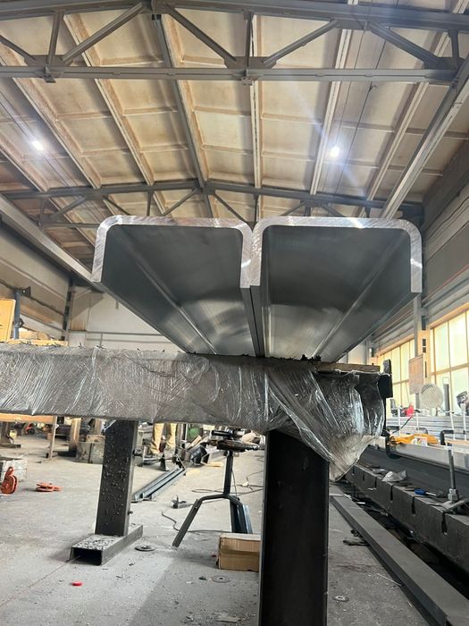 Продам швеллер алюминиевый 200х90х12