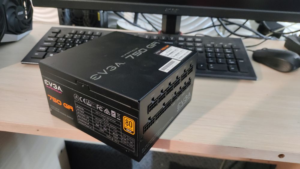 RX6800 16GB Компютърни компоненти