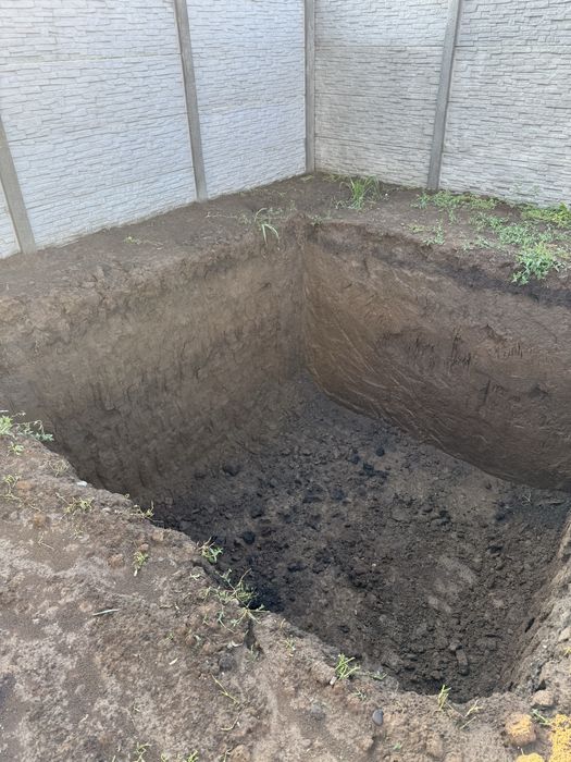 Excavator 3t de inchiriat