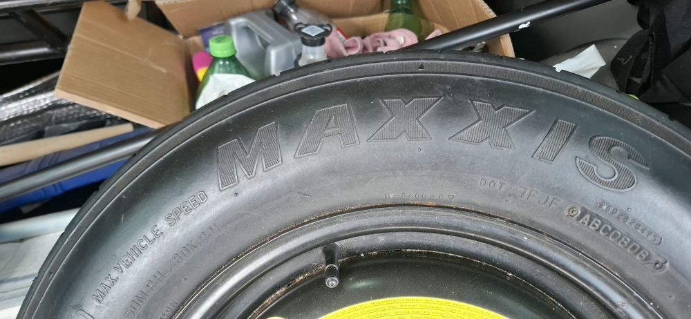 Rezerva slim  pentru suv