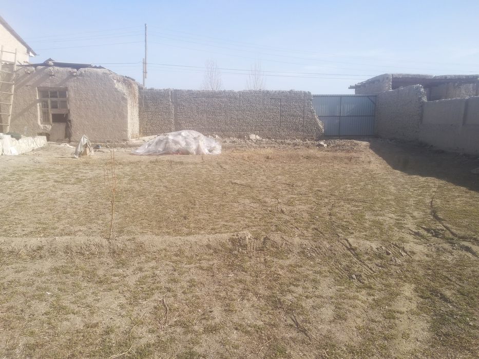 Участка учун 10-сотих йер майдони сотилади срочно