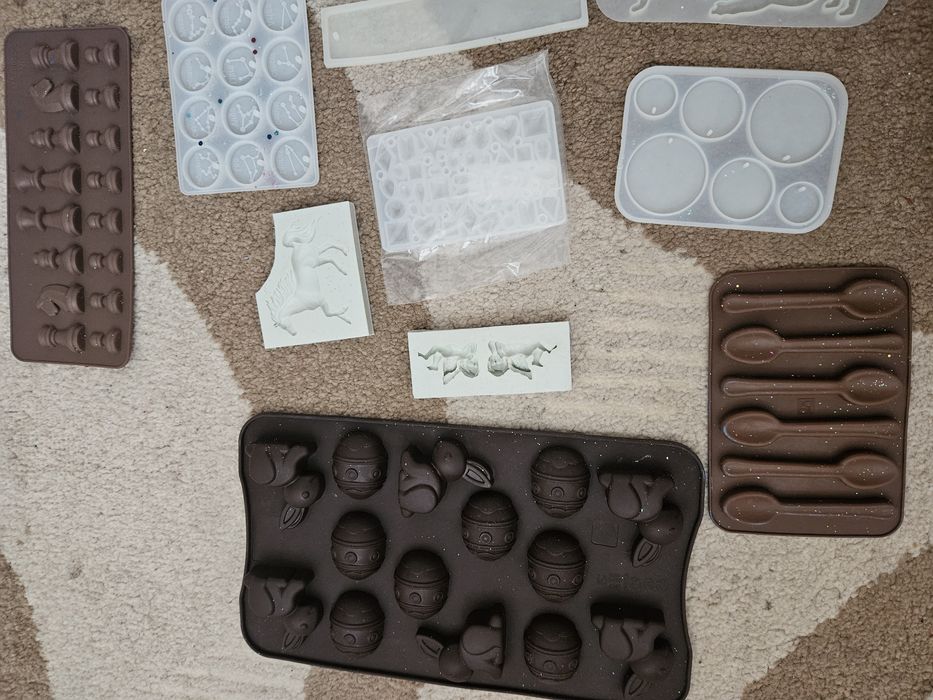 Силиконови молдове за епоксидна смола