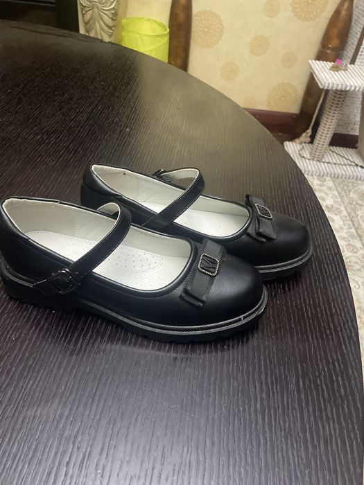 Туфли новые школьные совенок