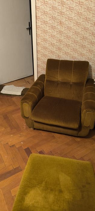 Холна гарнитура запазена