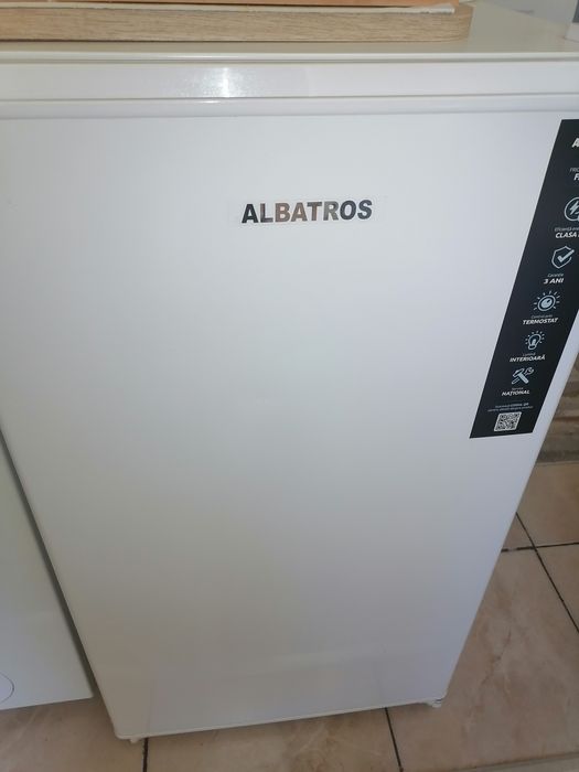 Vând frigider Albatros cu mini congelator stare f bună 350 lei negociabil