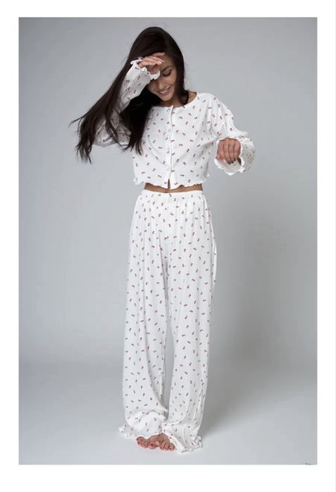 В наличии пижамы