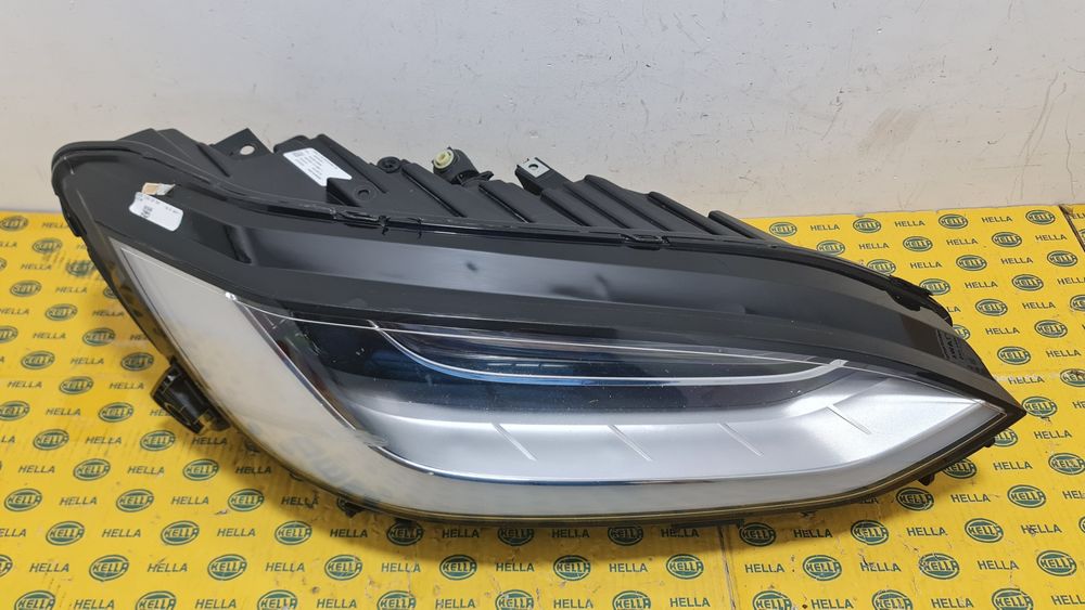 Far dreapta full led Tesla Model X 1034319-00-E