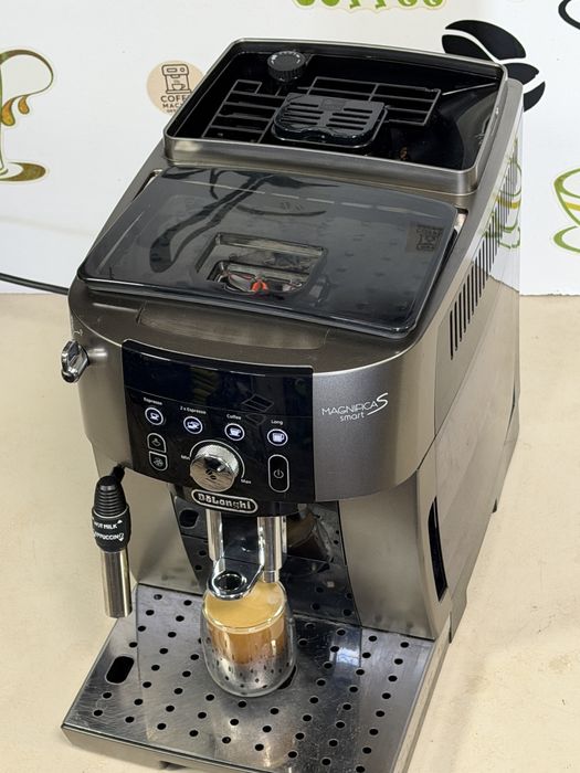 Кафемашина кафе автомат delonghi magnifica smart с гаранция