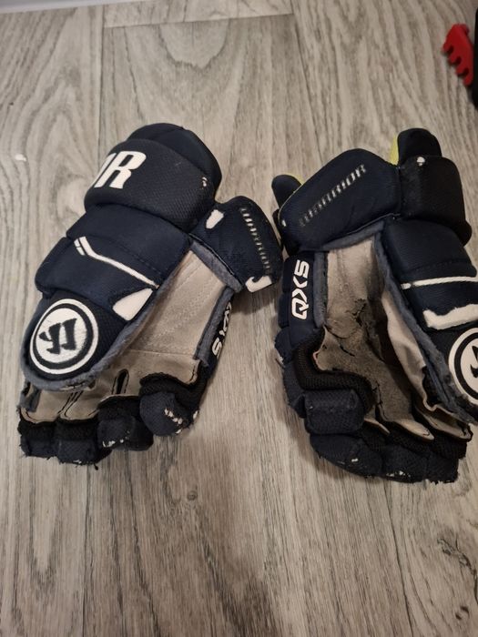 Продам хоккейную экипировку