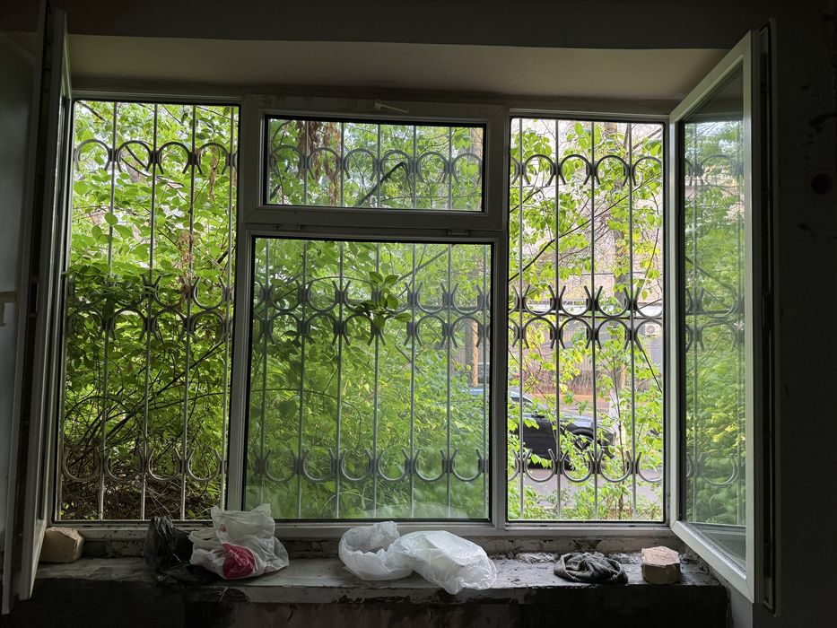 Окна пластиковые, стекло целое