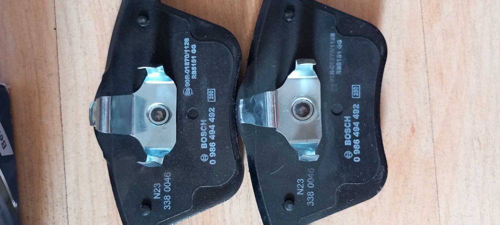 Продавам  Чисто нови накладки BOSCH 18.6mm.