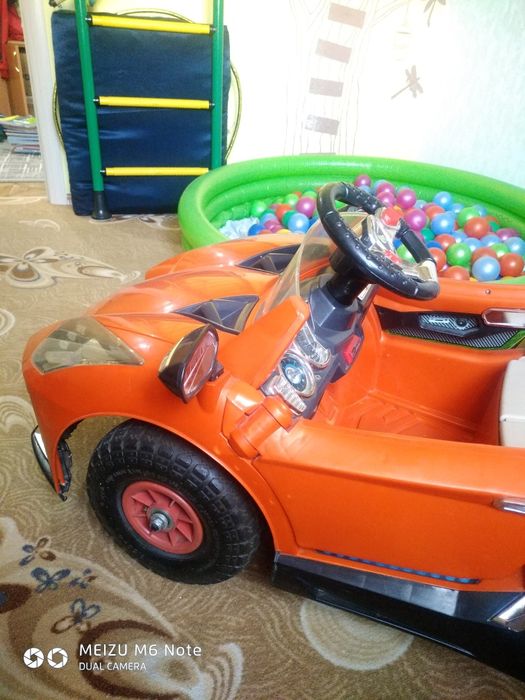 Детский автомобиль