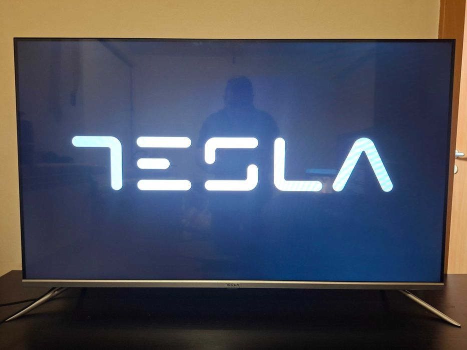 Телевизор Tesla 43" (108 см) Smart Google TV 43S635SFS Full HD - като нов, с оригиналния кашон, Chromecast, Dolby Audio, DVB-T2/S2