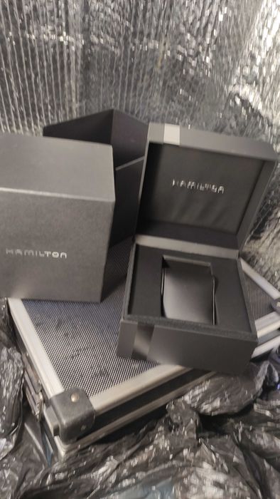 Коробки для швейцарских часов.