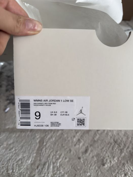 Крассовки Air Jordan новые!